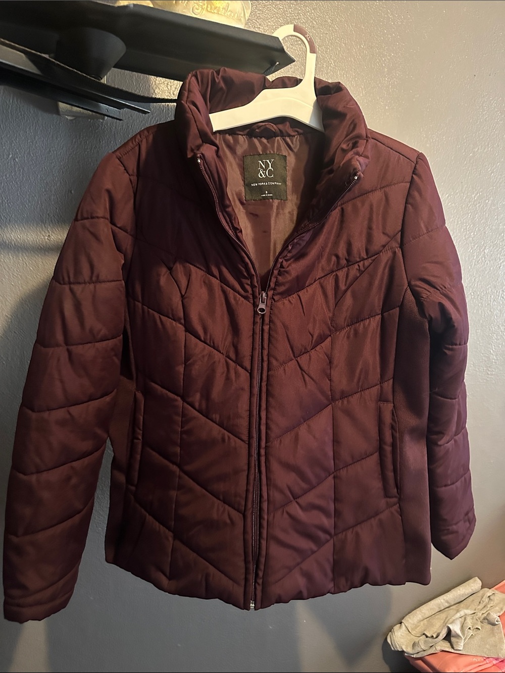 New York & Company Women's Quilted Puffer Jacket - Burgundy